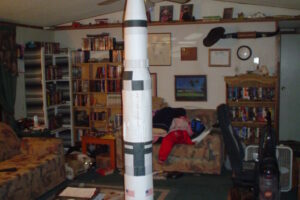 1,48 scale paper Saturn V