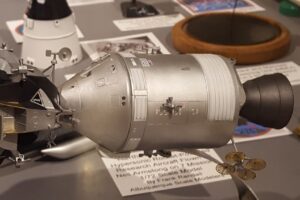 ASM_1909_Blohm_Apollo-11_Kit-Review_31R