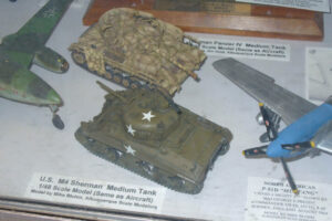 ASM_Display_Atomic-Museum_M4-Sherman_Panzer-Mk-IV