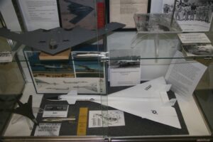 DNWS-Model-Display_101