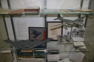 DNWS-Model-Display_102