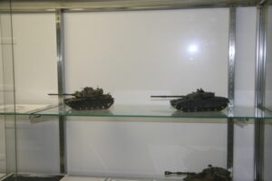 DNWS-Model-Display_111