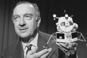 walter-cronkite-model-of-lunar-lander